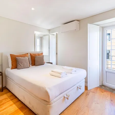 Discover Lisbons History - Stylish In Alfama Apartamento Lisboa