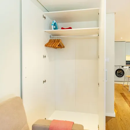 Discover Lisbons History - Stylish In Alfama * Lisboa