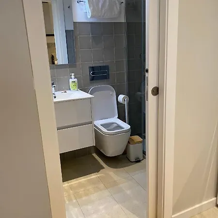 Discover Lisbons History - Stylish In Alfama Lisbon