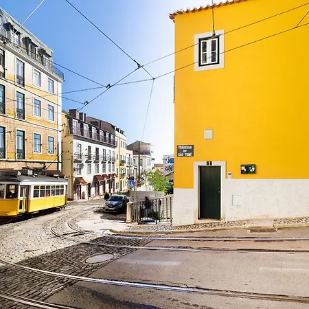 Discover Lisbons History - Stylish In Alfama Lizbona