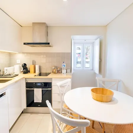 Apartment Discover Lisbons History - Stylish In Alfama Lisbon