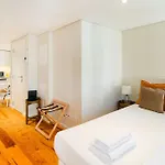 Discover Lisbons History - Stylish In Alfama Lissabon