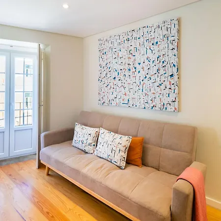 Discover Lisbons History - Stylish In Alfama Lissabon